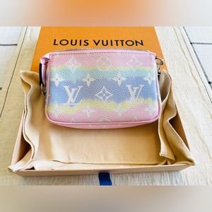 Louis Vuttion Mini Pochette